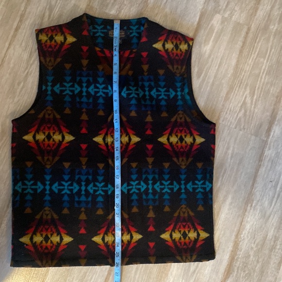 Pendleton vest. 100% wool. NWOT - Picture 3 of 3